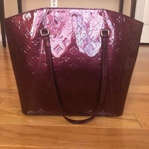Authentic Louis Vuitton Avalon Shoulder bag